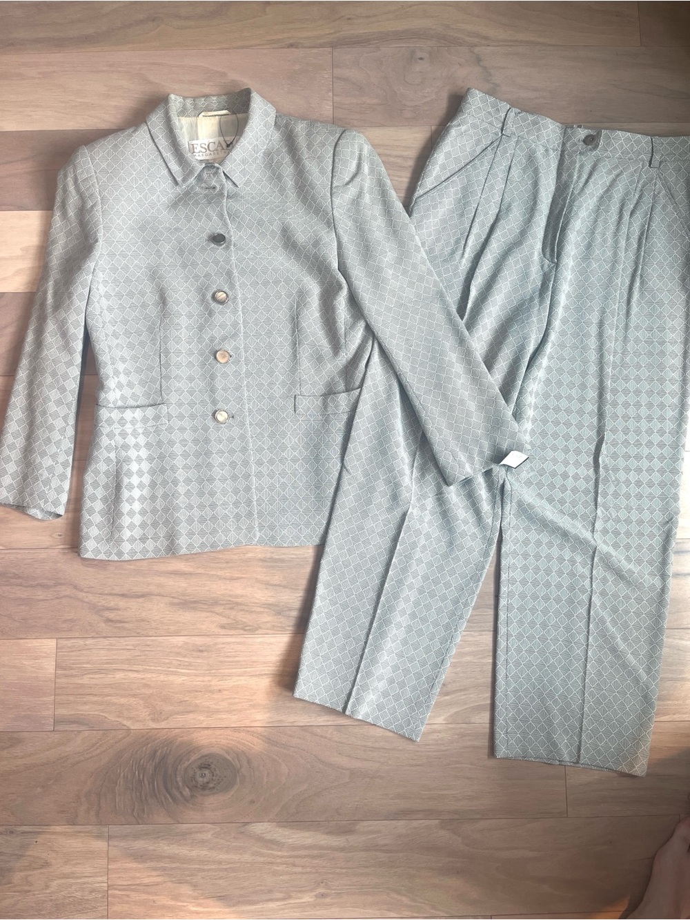 VTG Escada Light Gray Geometric Women's Suit Jacket & Trousers Size 4